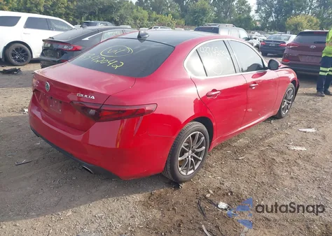 2018 Alfa Romeo Giulia Awd z USA, uszkodzony, nr VIN ZARFAEDN4J7567126